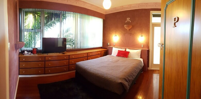 Pure Motel & Guest House