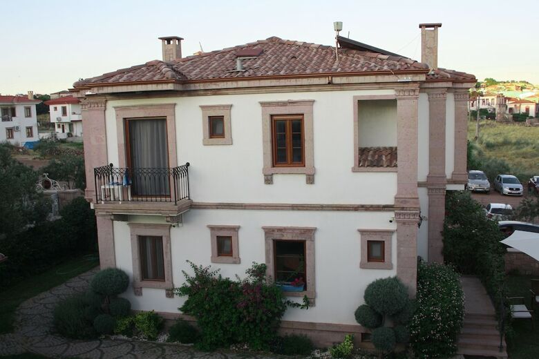 Bed & Breakfast Cunda Vrodi Hotel