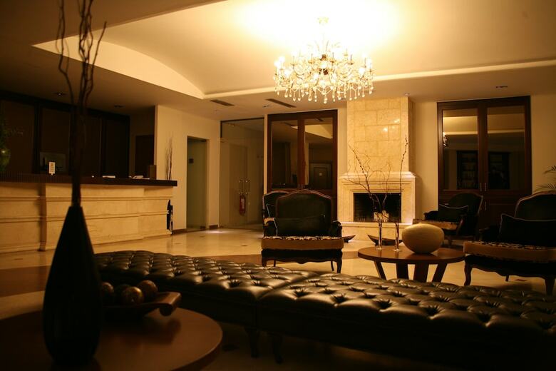 Veltsi Hotel