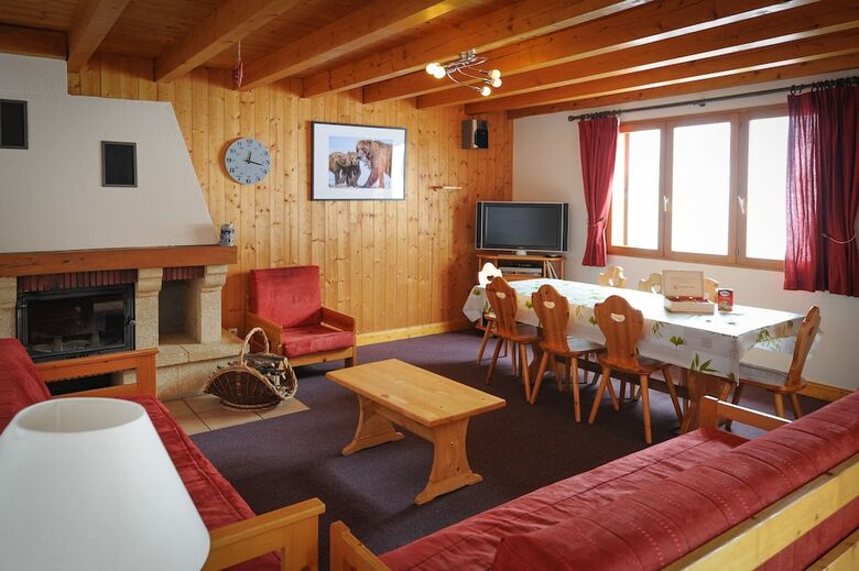 Monster Chalets