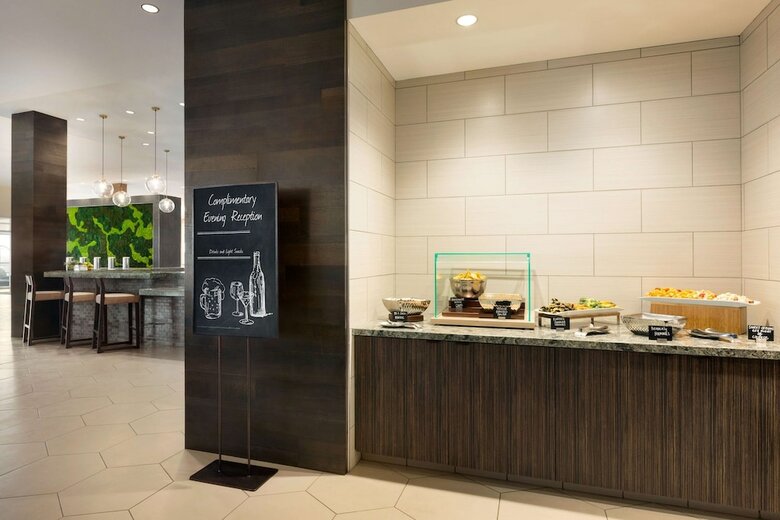 Hotel Embassy Suites By Hilton San Antonio Landmark