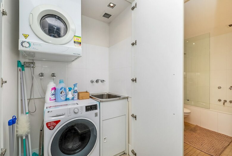 Furnished Apartment Walk To Bondi Beach