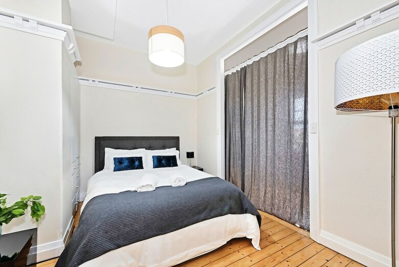 Furnished Apartment Walk To Bondi Beach