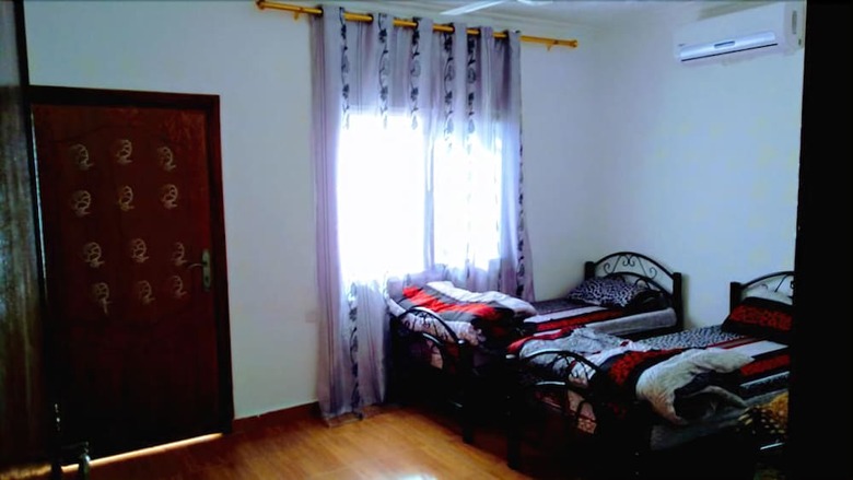 Al Hawari Apartments - Al Farouk Street