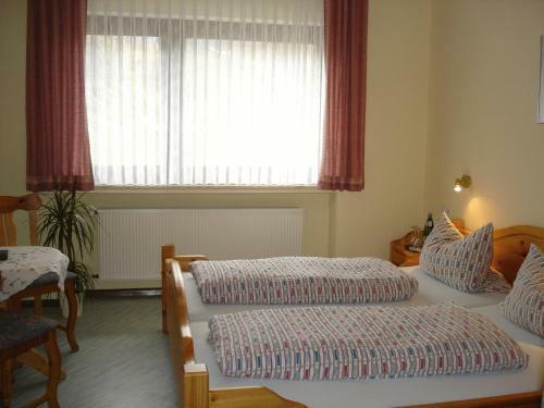 Hostal Gasthof Zum Hohen Lohr