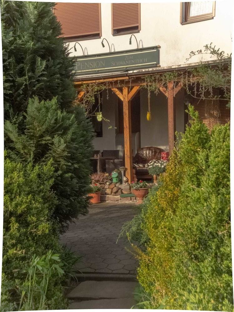 Hostal Pension Zum Schwanenteich
