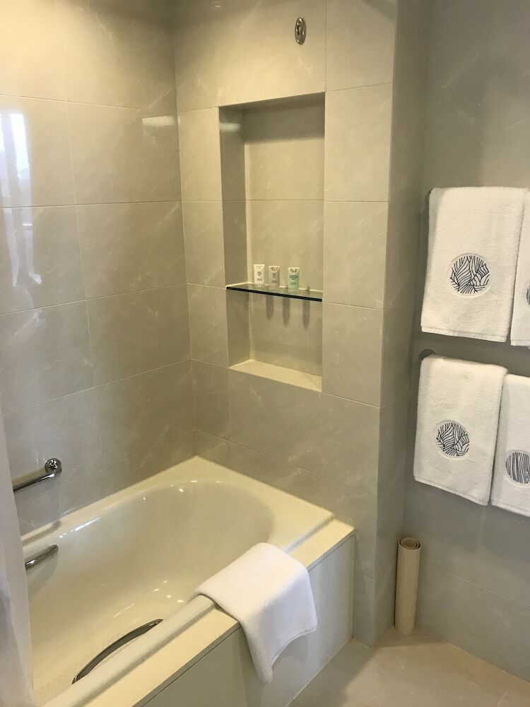 Hotel Cozi � Harbour View (previously Newton Place Hotel )