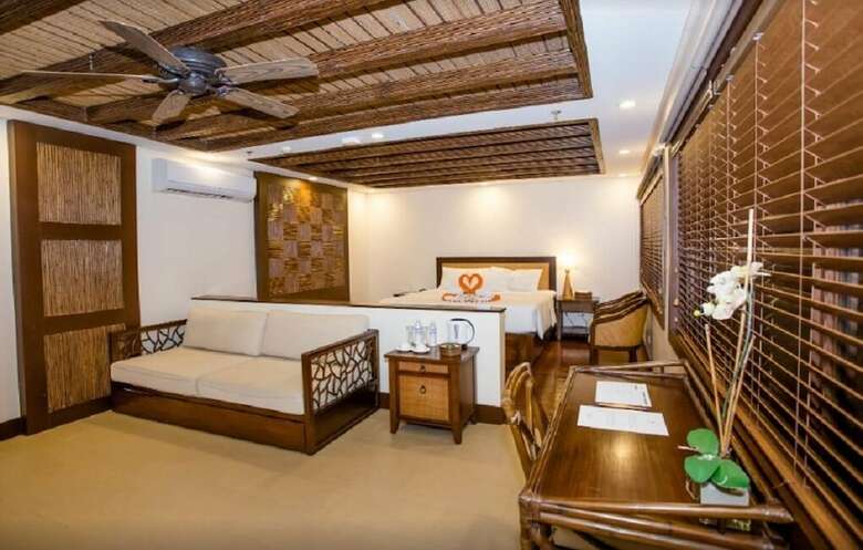 Hotel Fridays Puerto Galera