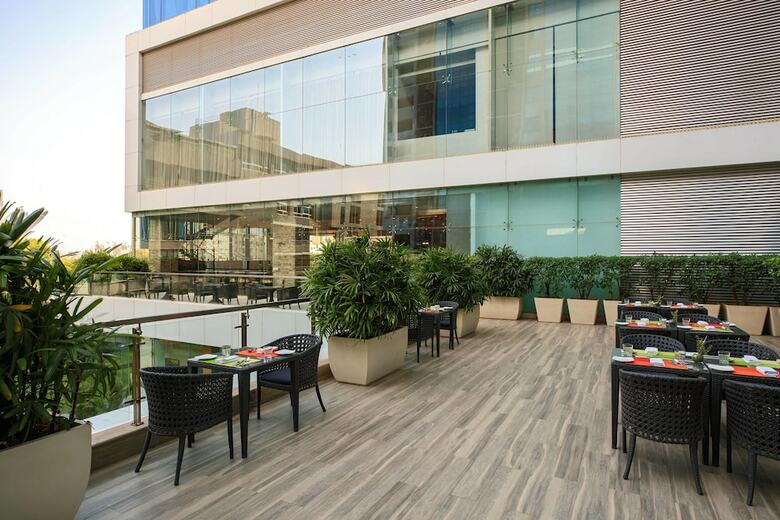 Hotel Renaissance Ahmedabad Sg Highway
