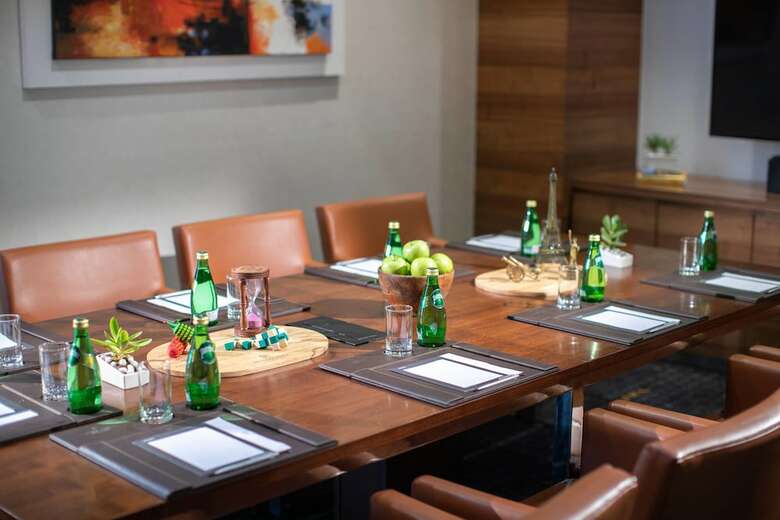 Hotel Renaissance Ahmedabad Sg Highway