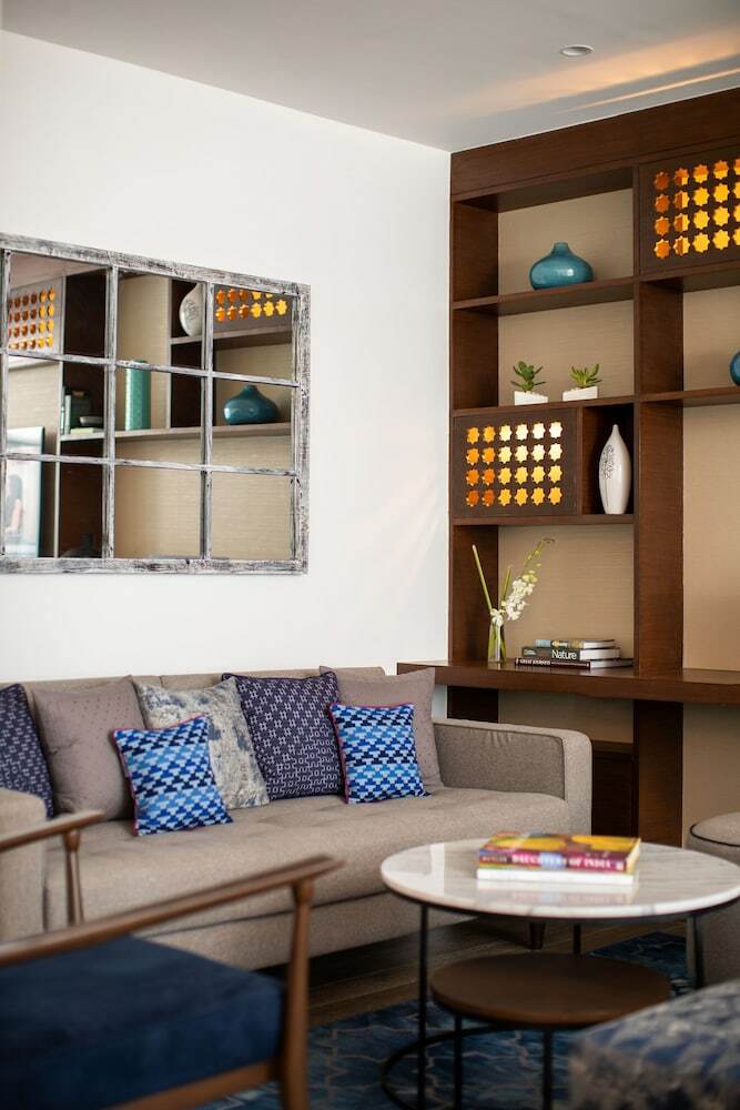 Hotel Renaissance Ahmedabad Sg Highway