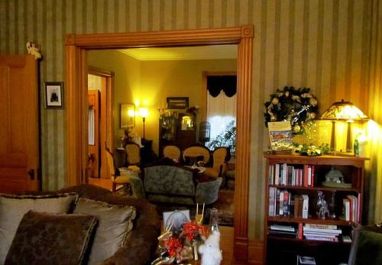 Bed & Breakfast Aurora Staples Inn