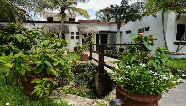 Villa Airport B&B