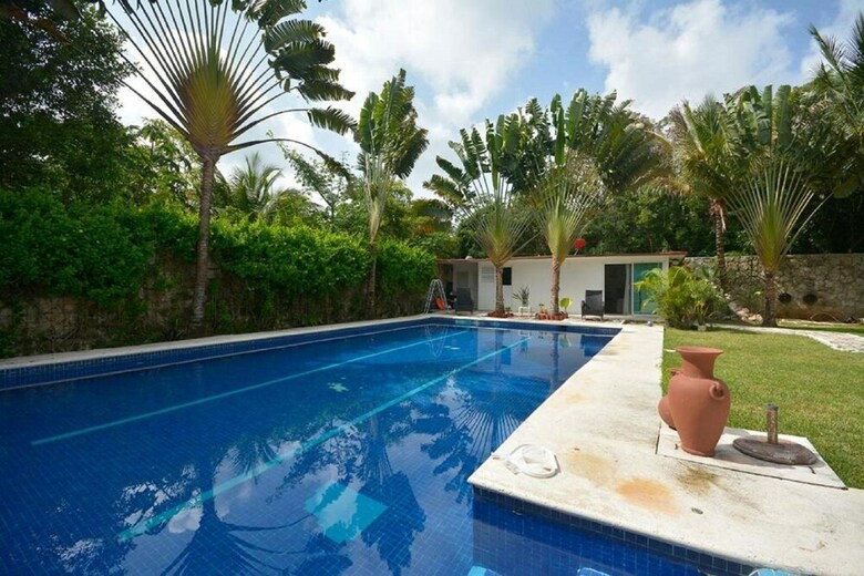 Villa Airport B&B