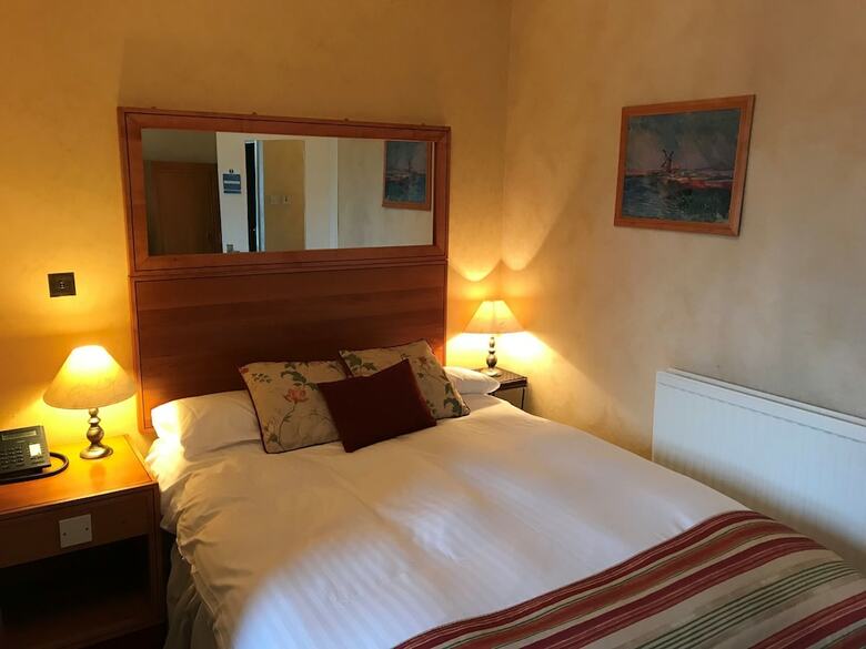 County Hotel Selkirk