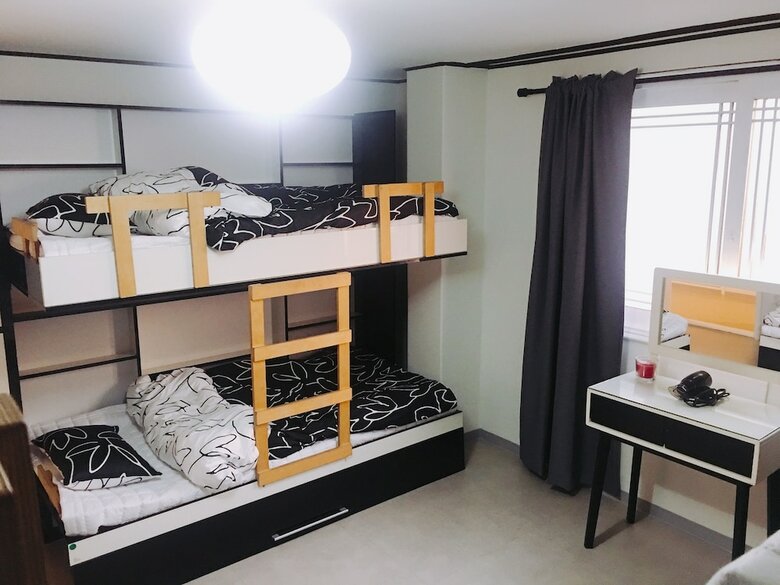 Hostal Lux Guesthouse - Hostel