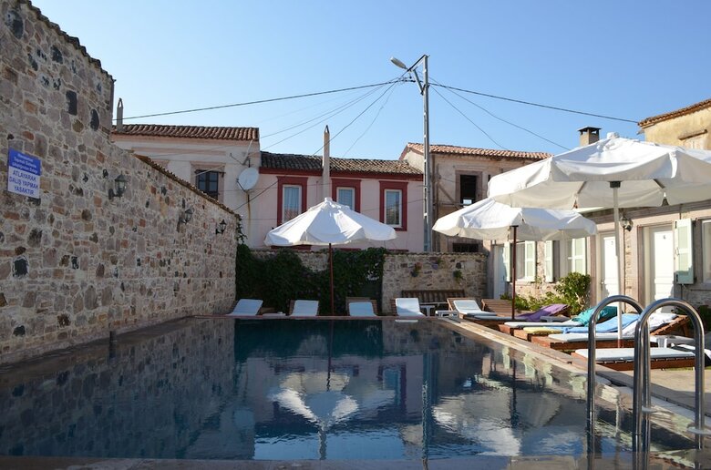Bed & Breakfast Cunda Poseidon Hotel