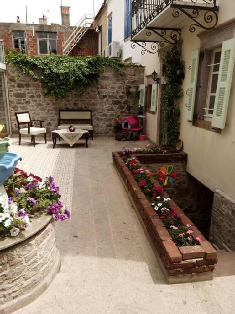 Bed & Breakfast Cunda Poseidon Hotel