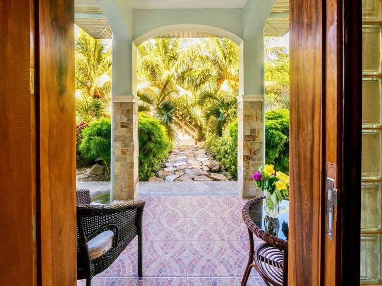 Hotel Edgewater Dive & Spa Resort