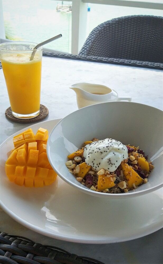 Hotel Edgewater Dive & Spa Resort