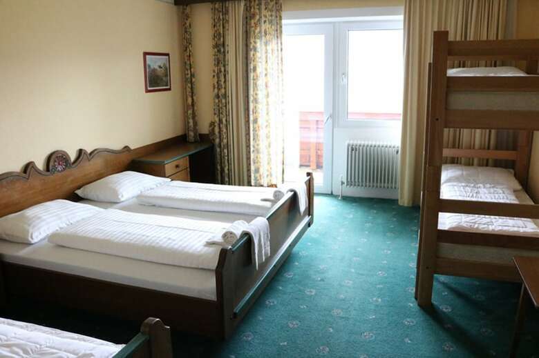 Hostal Jugendhaus Edelwei�