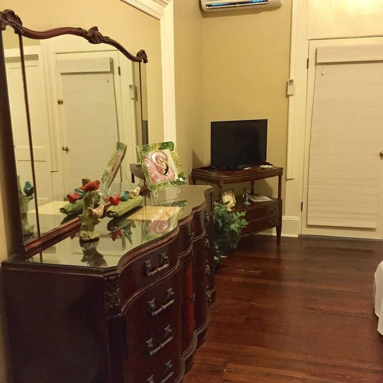 Bed & Breakfast Marrero's Guest Mansion