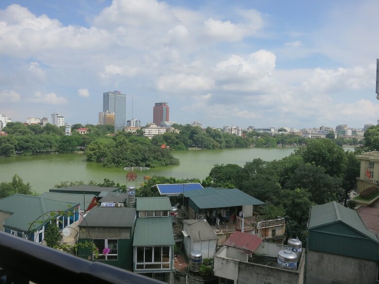 The Artisan Lakeview Hotel