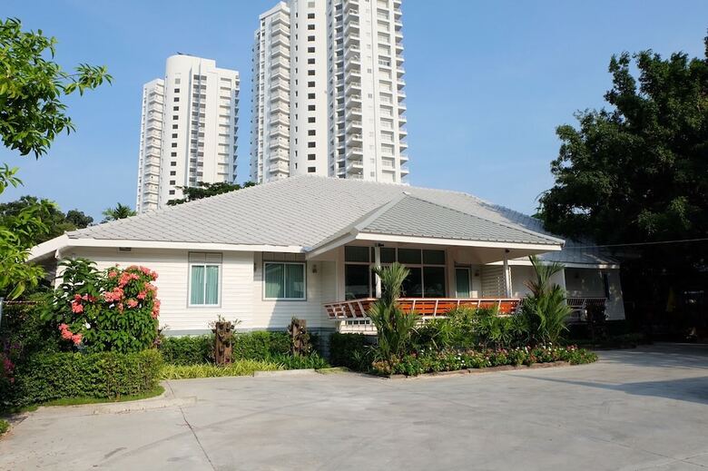 Hotel Aquna Hua Hin Resort