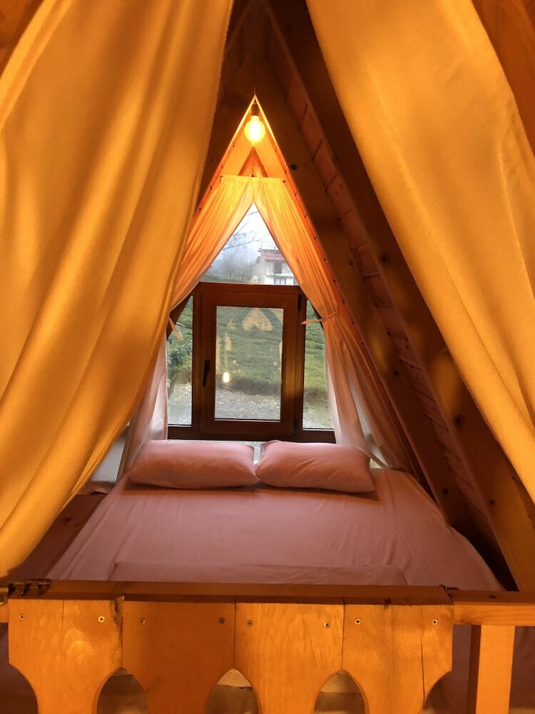 Hotel Tabiat Bungalows