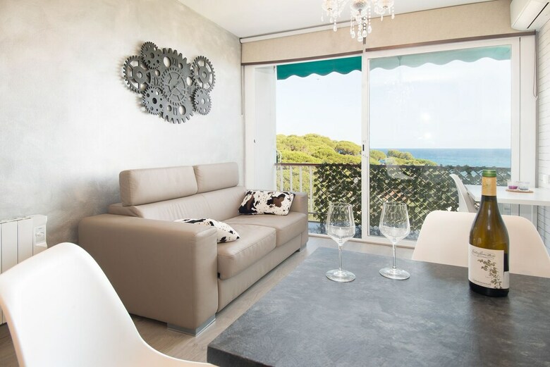 Apartamentos Sant Pol Beach
