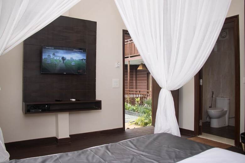 Hotel Sinq Beach Morjim