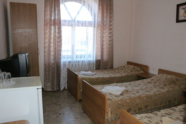Hostal Gostiny Dvor Hotel - Hostel