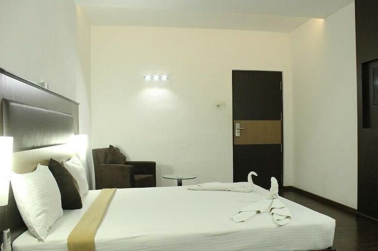 Hotel The Home