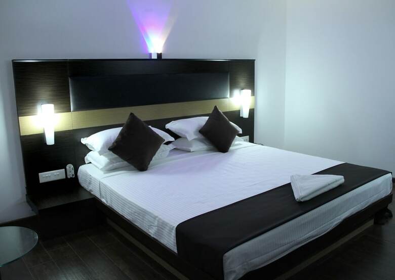 Hotel The Home