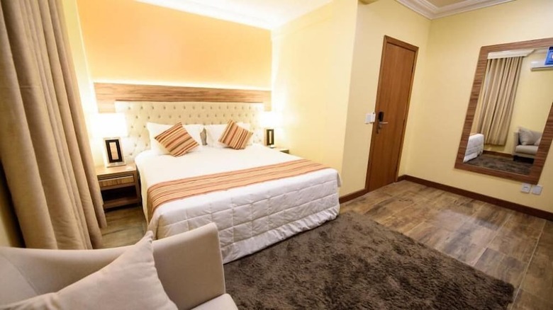 Green City Hotel