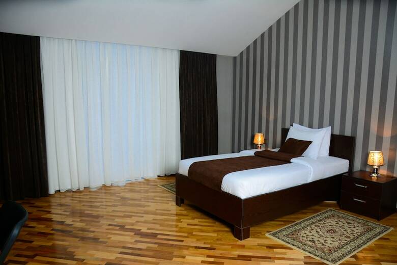 Green City Hotel