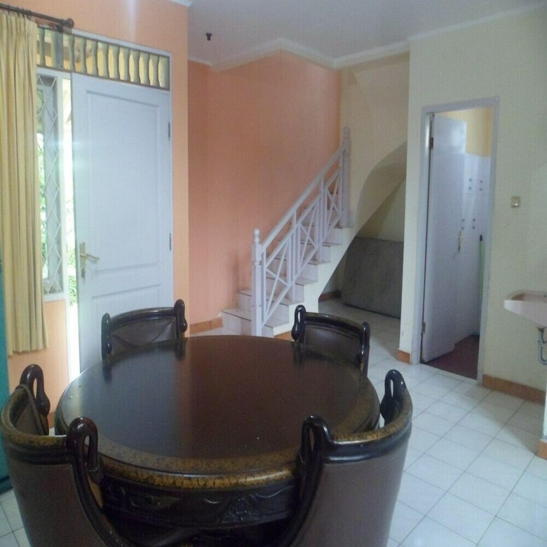 Villa Kota Bunga Azalea