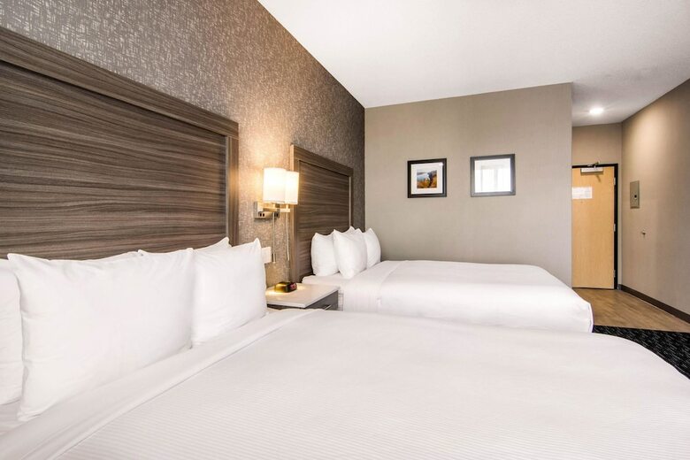 Hotel Comfort Inn & Suites