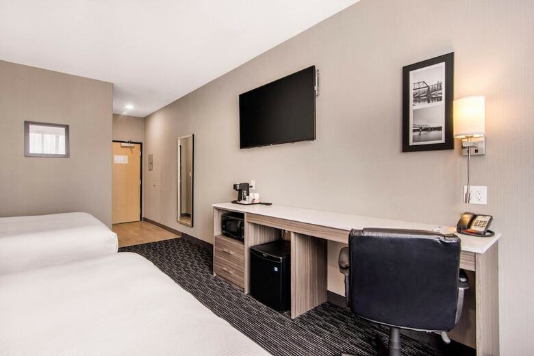 Hotel Comfort Inn & Suites