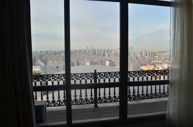 Agora Suites
