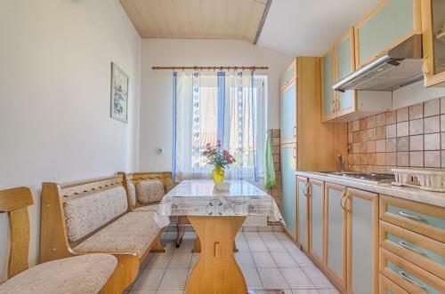 Comfort Pool Apartments