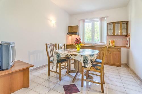 Comfort Pool Apartments