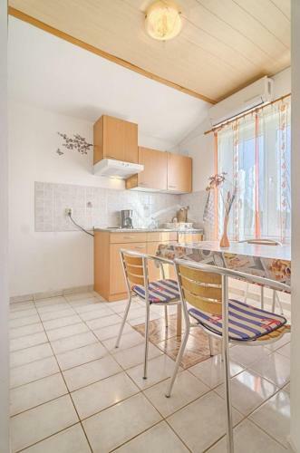 Comfort Pool Apartments