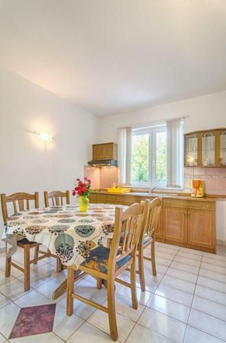 Comfort Pool Apartments