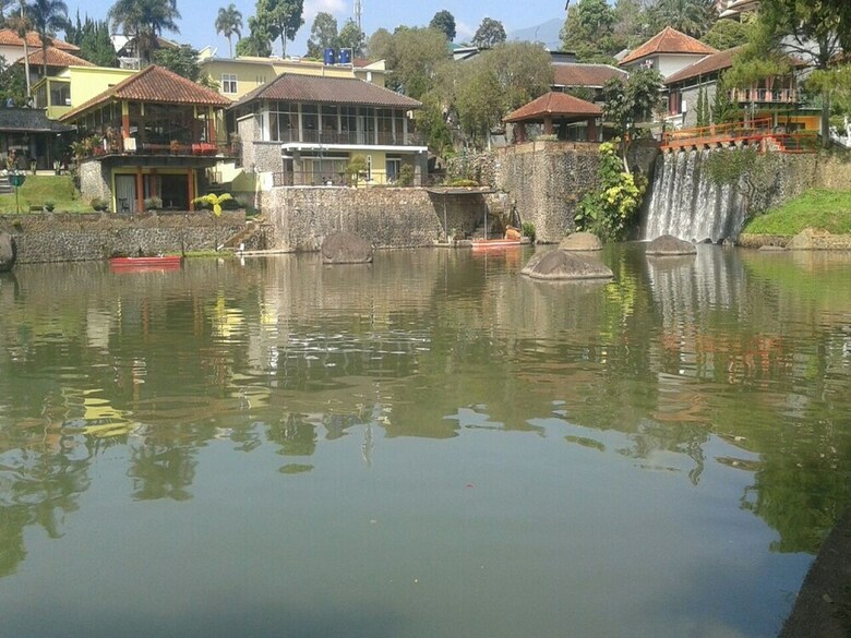 Villa Bukit Danau