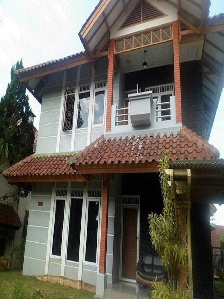 Villa Kota Bunga Semanggi