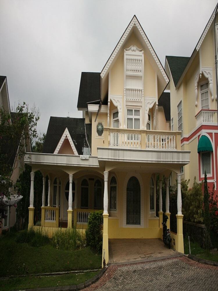 Villa Kota Bunga Widuri