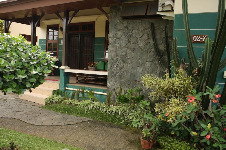 Villa Kota Bunga Anyelir