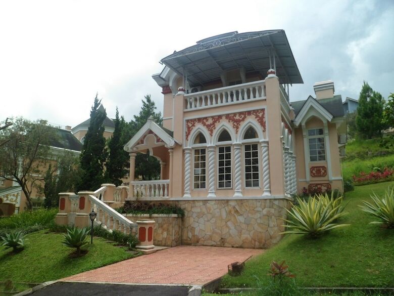 Villa Kota Bunga Lavender