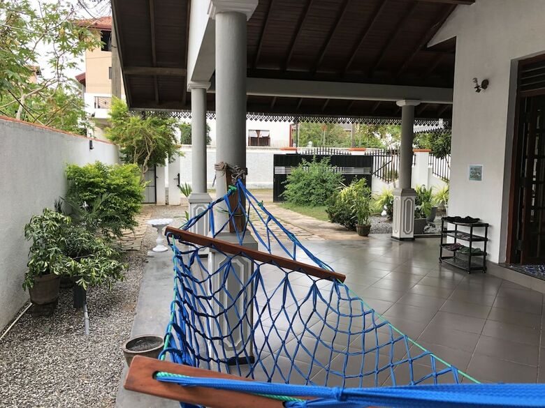 Hostal Trip 'n' Chill Hostels Colombo Airport